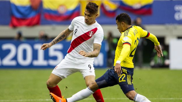 TEMUCO, CHILE - JUNE 21: Paolo Guerrero of Peru fights for the ball with Jeison Murillo of Colombia during the 2015 Copa America Chile Group C match between Colombia and Peru at Municipal Bicentenario Germán Becker Stadium on June 21, 2015 in Temuco, Chile. (Photo by Miguel Tovar/LatinContent/Getty Images) *** Local Caption *** Paolo Guerrero; Jeison Murillo